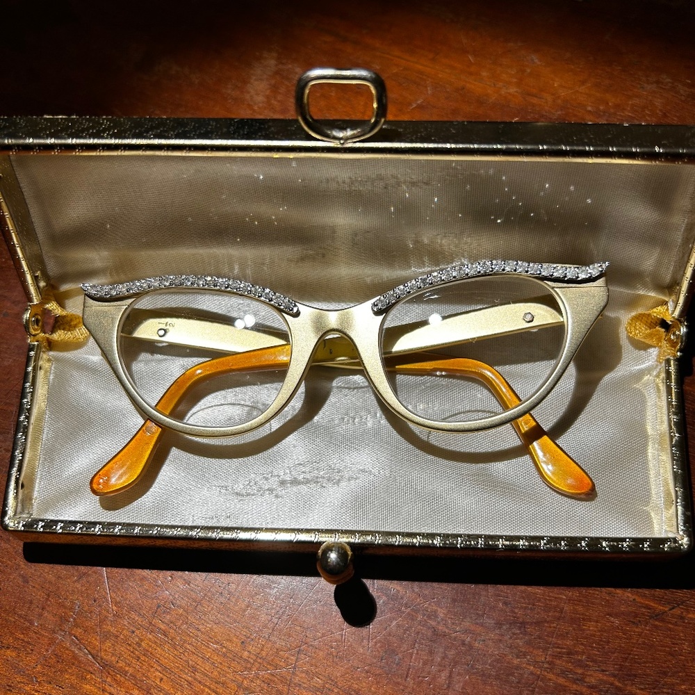 1950’s vintage rhinestone cat eye glasses